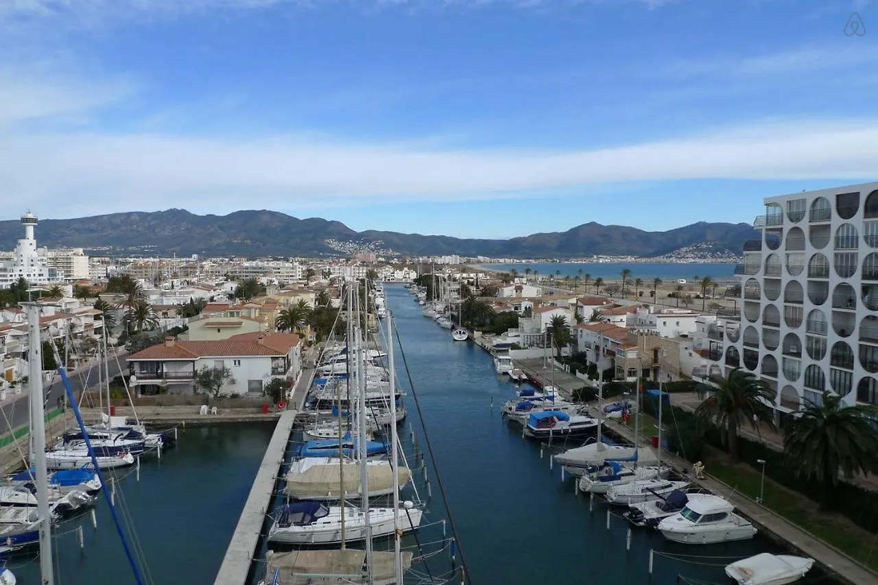 Villa Requesens 139 Empuriabrava - Immo Barneda