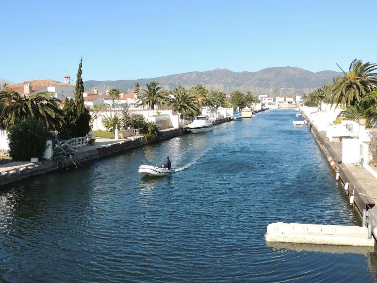 Villa Requesens 139 Empuriabrava - Immo Barneda